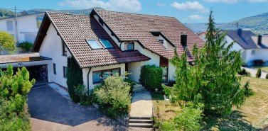 Hauptbild Großzügiges Einfamilienhaus mit Bergblick und moderner Pelletheizung in Dettingen an der Erms