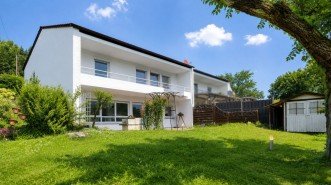 Hauptbild Vermietete Doppelhaushälfte mit Balkon, Garten und Garage in Eningen unter Achalm